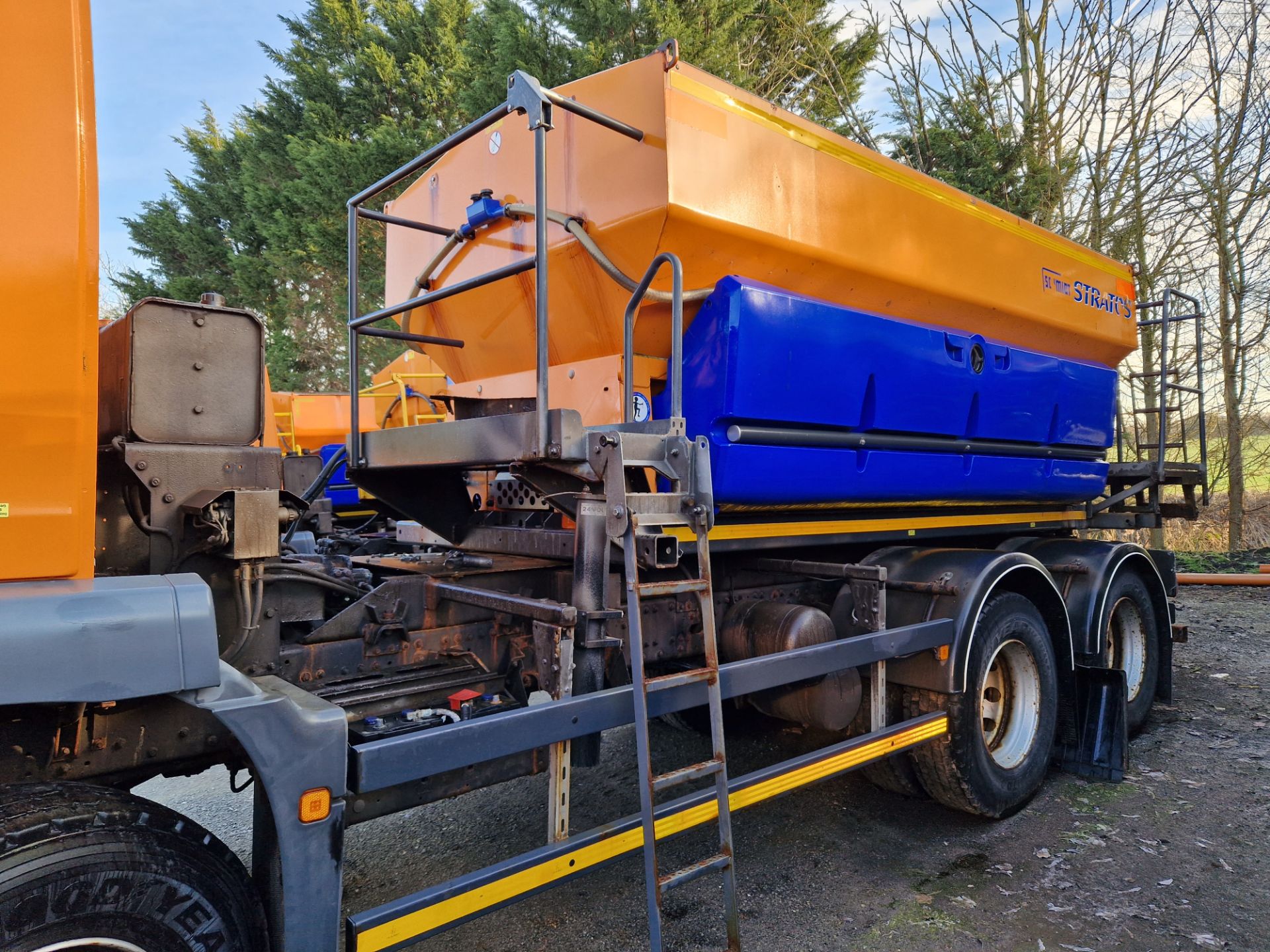 2008 (reg WX08 WUY) MAN TGM 26.330 6x4 with Schmidt Stratos 9m3 pre-wet gritter mount. - Image 4 of 8