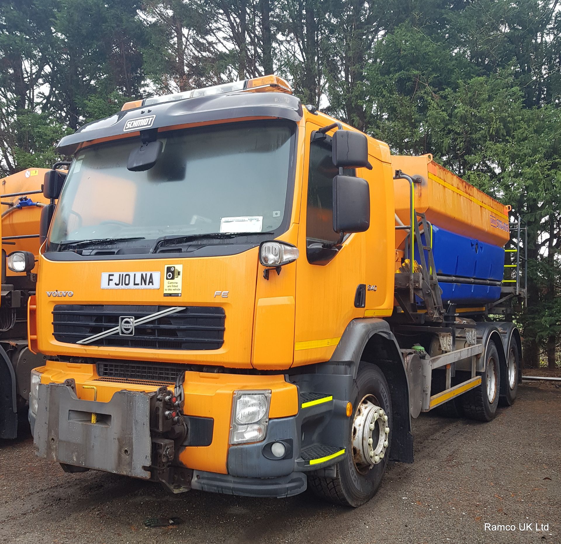 FJ10 LNA2010 (reg FJ10 LNA) Volvo FE 340 with Schmidt Stratos pre-wet gritter mount.