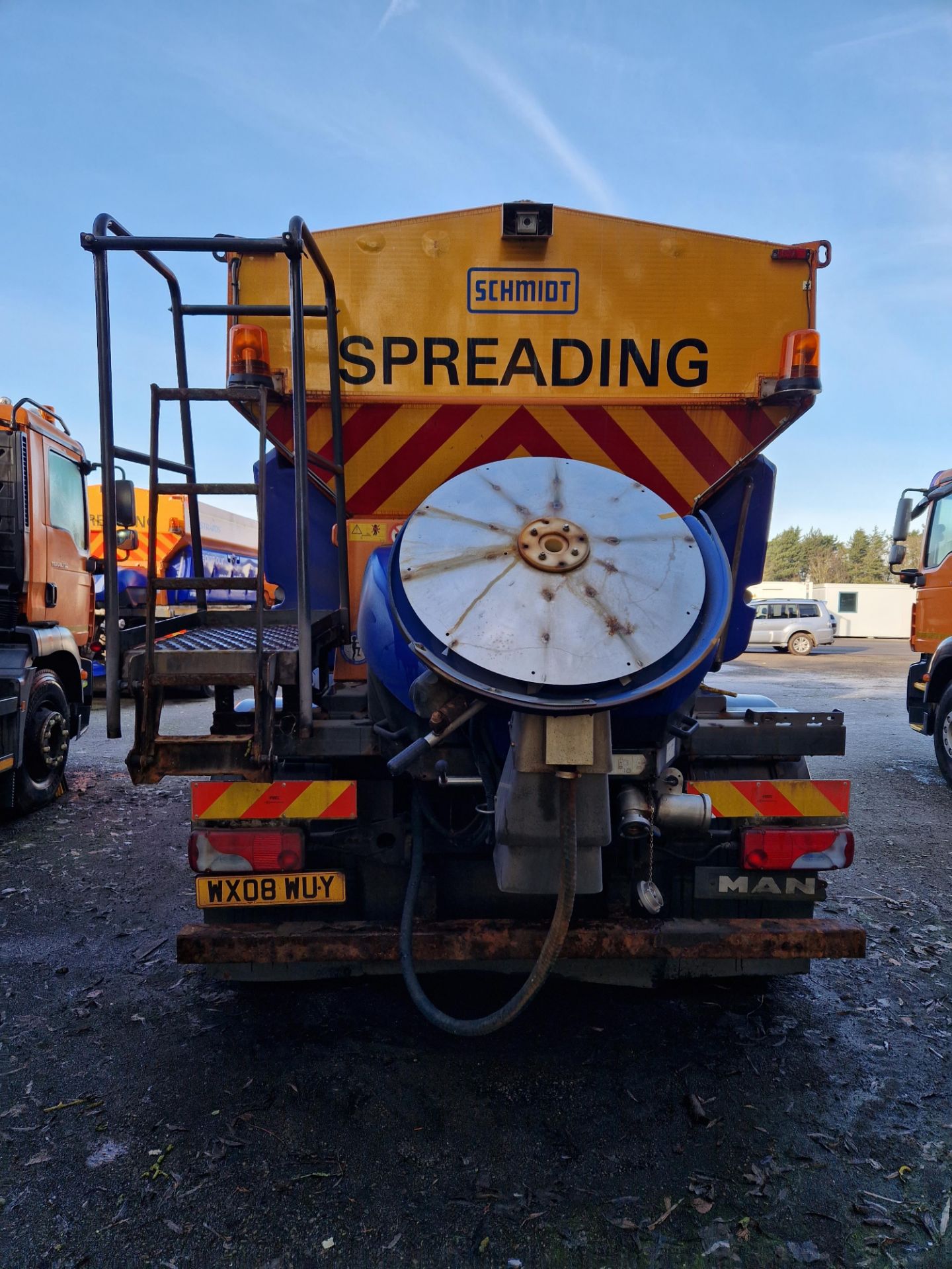 2008 (reg WX08 WUY) MAN TGM 26.330 6x4 with Schmidt Stratos 9m3 pre-wet gritter mount. - Image 7 of 8