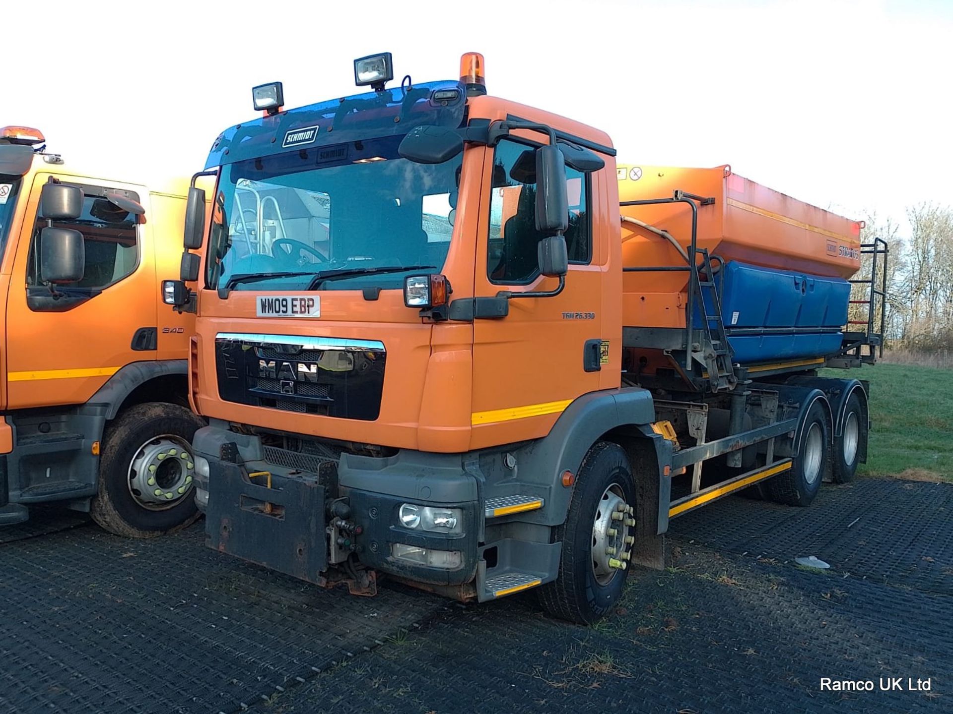 2009 (reg WM09 EBP) MAN TGM 26.330 6x4 with Schmidt Stratos 9m3 pre-wet gritter mount.