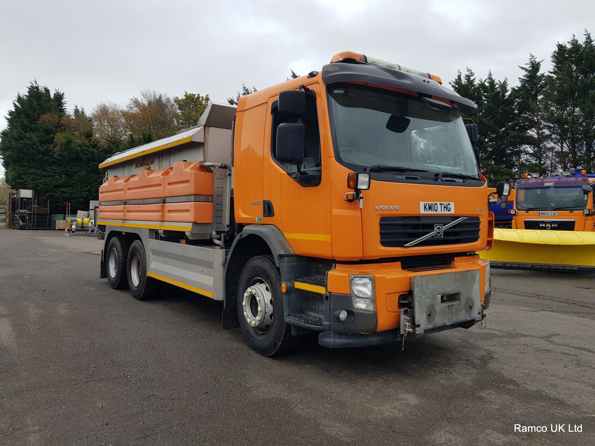 2010 (reg KM10 THG) Volvo FE 340 with Romaquip pre-wet gritter mount. - Image 3 of 17