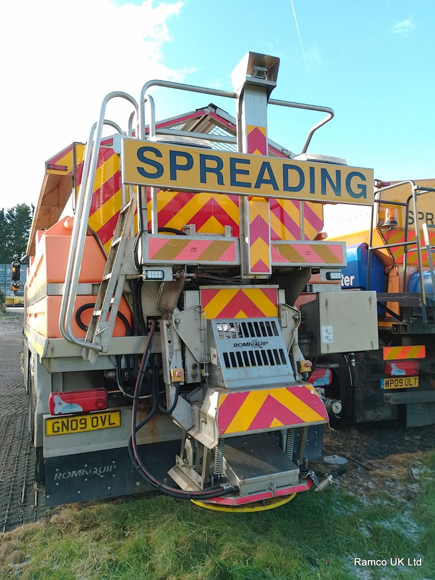 2009 (reg GN09 OVL) MAN TGM 26.330 6x4 with Romaquip wet gritter mount. - Image 4 of 12