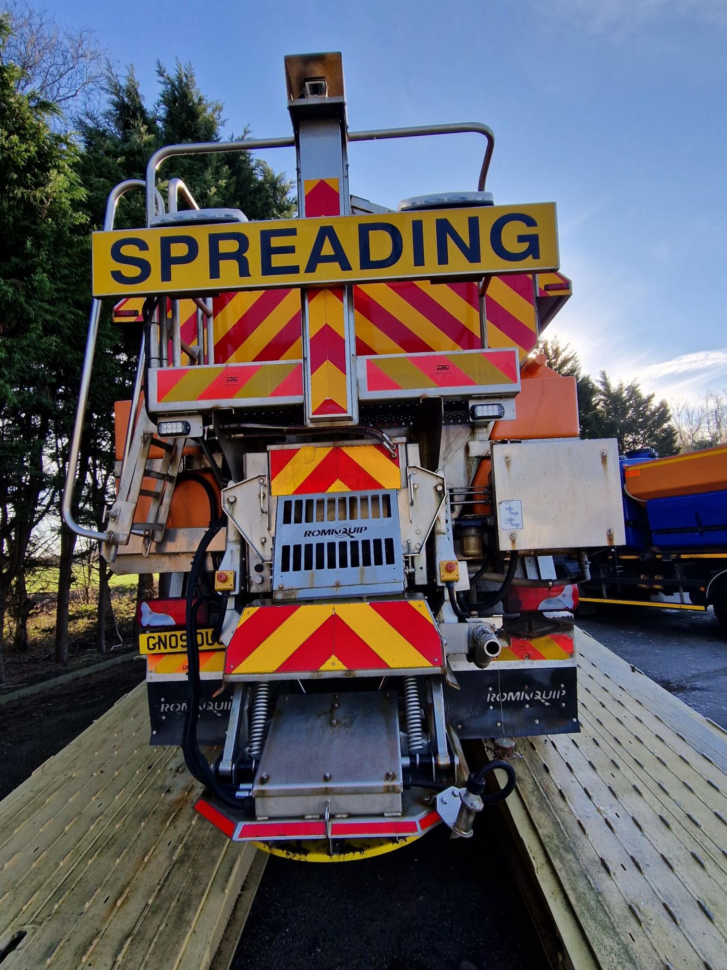 2009 (reg GN09 OUU) MAN TGM 26.330 6x4 with Romaquip wet gritter mount. - Image 6 of 14