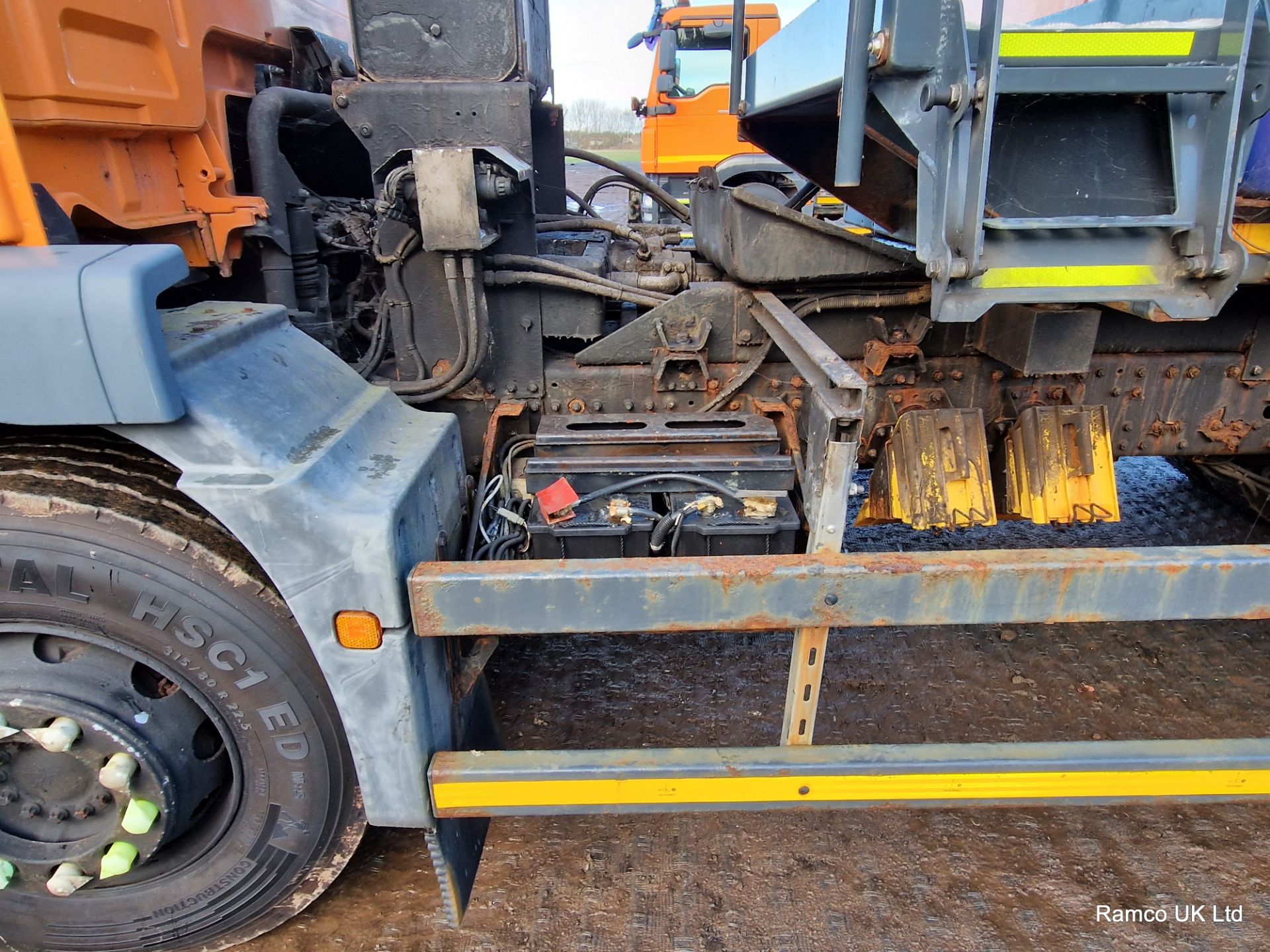 2009 (reg WP09 ULT) MAN TGM 26.330 6x4 with Schmidt Stratos 9m3 pre-wet gritter mount. - Image 3 of 14