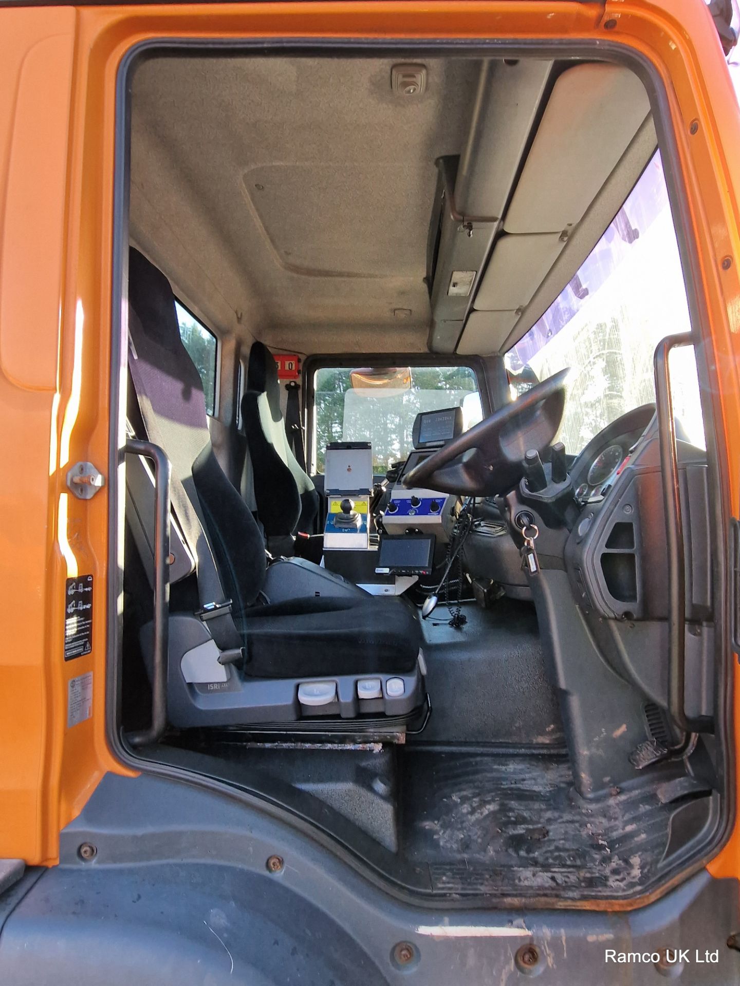 2009 (reg GN09 OUY) MAN TGM 26.330 6x4 with Romaquip wet gritter mount. - Image 10 of 15