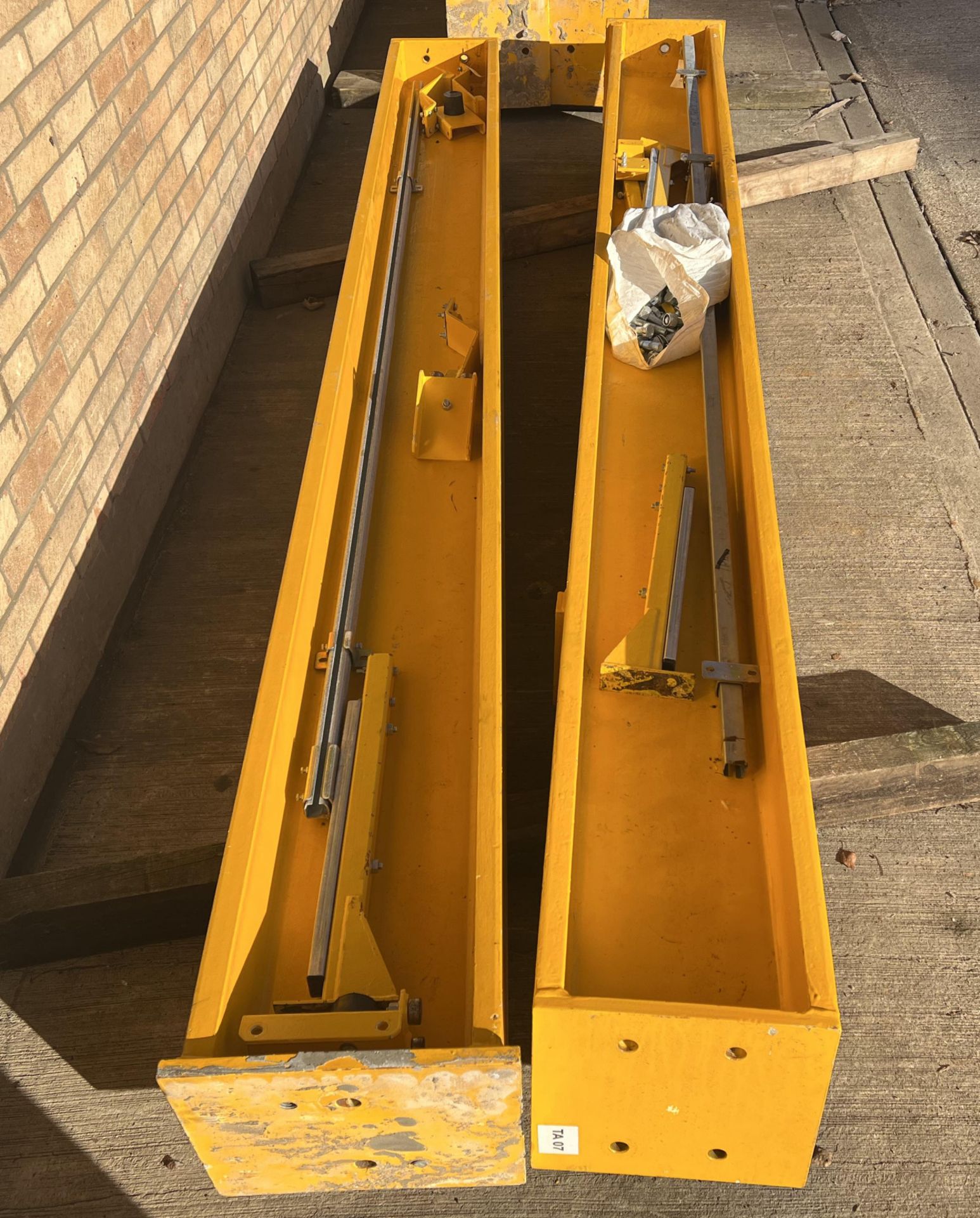 Street overhead crane - type ZX084 – 2012 – 3.2 tonne capacity, control units, beams and framework - Bild 48 aus 57