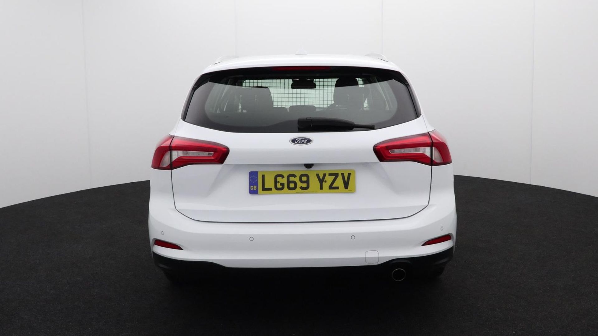 LG69 YZV - 2019 Ford Focus ZETEC Estate - Image 8 of 44