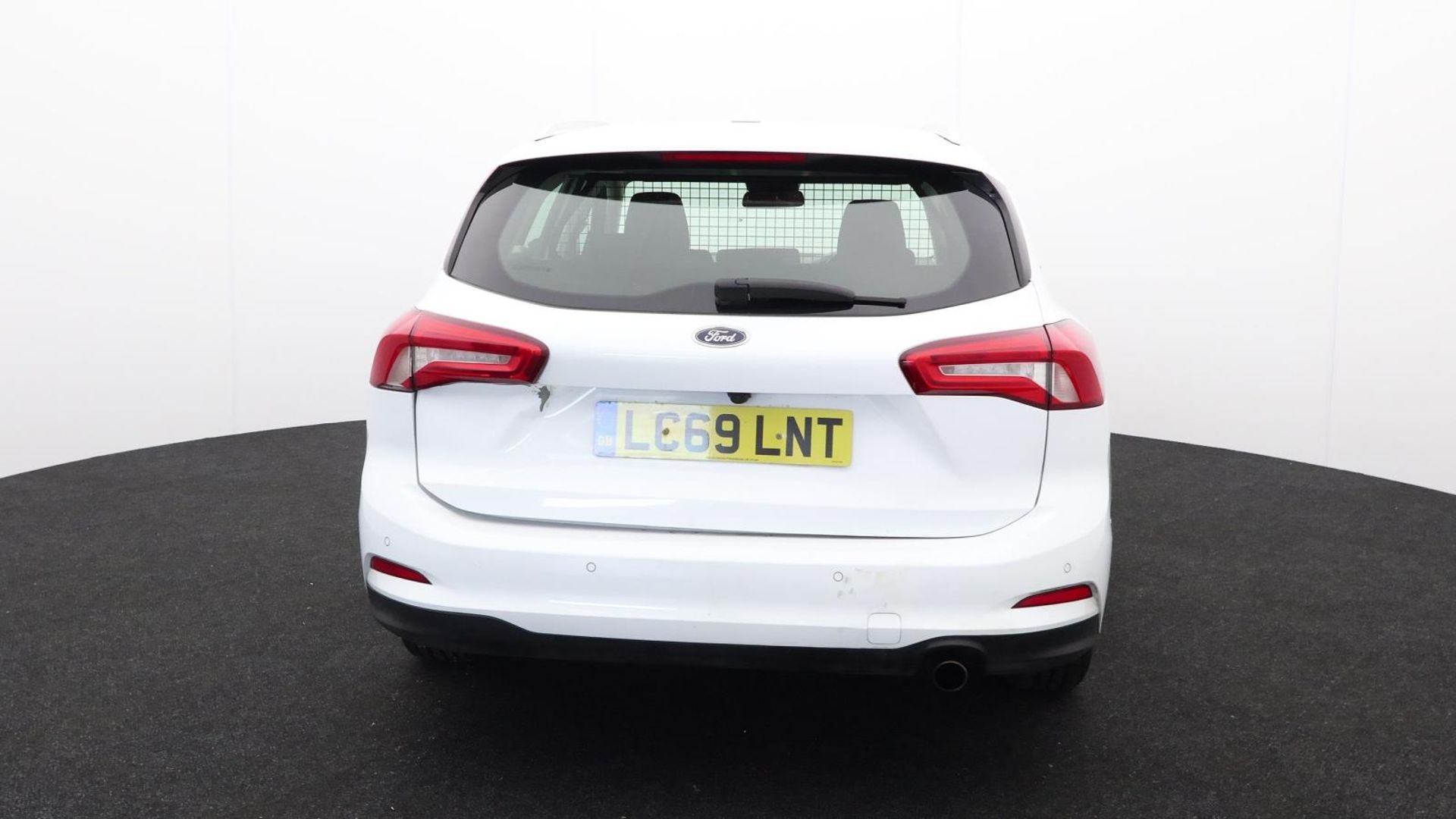 LC69 LNT - 2019 Ford Focus ZETEC Estate - Image 8 of 40