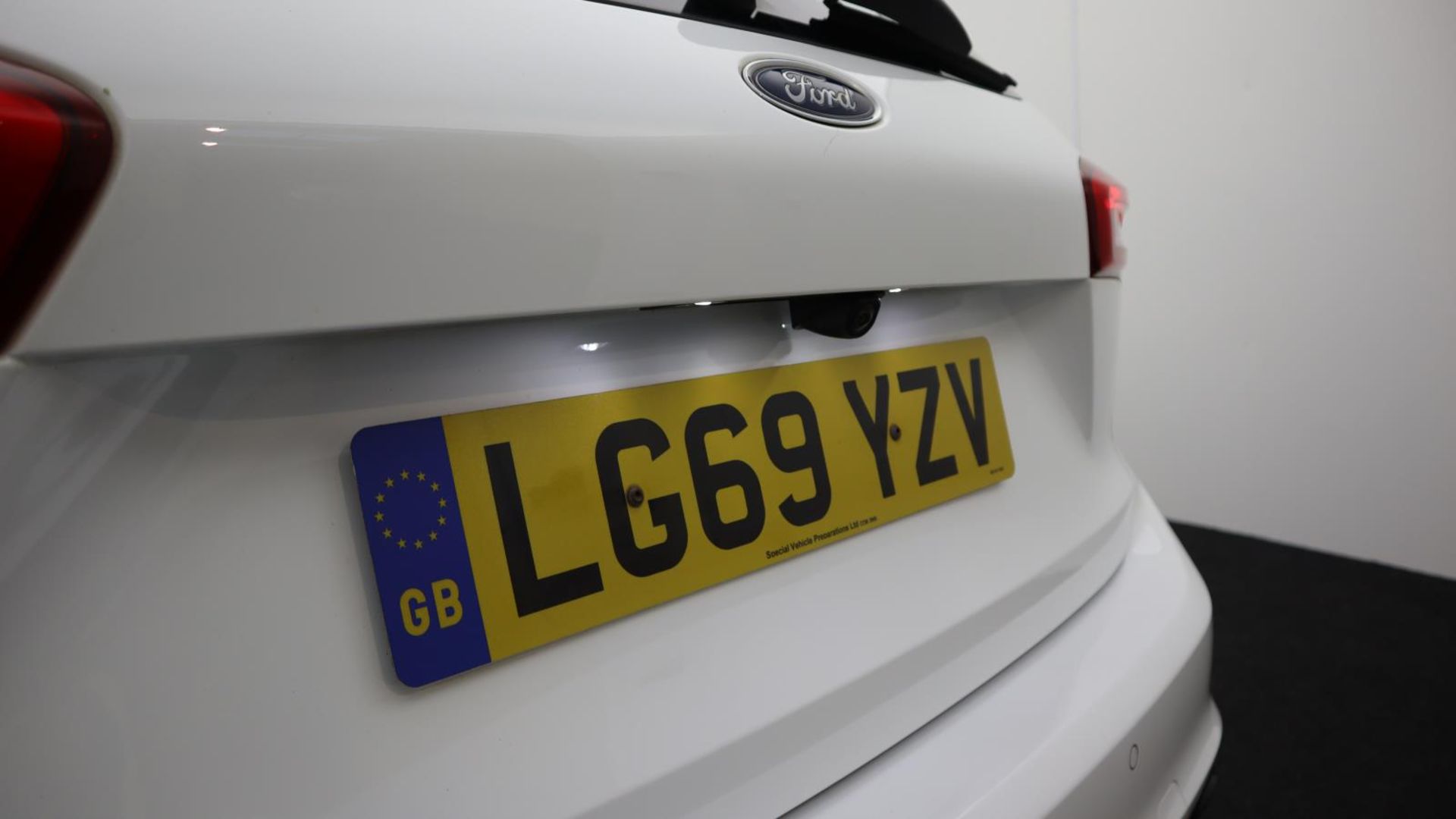 LG69 YZV - 2019 Ford Focus ZETEC Estate - Image 35 of 44