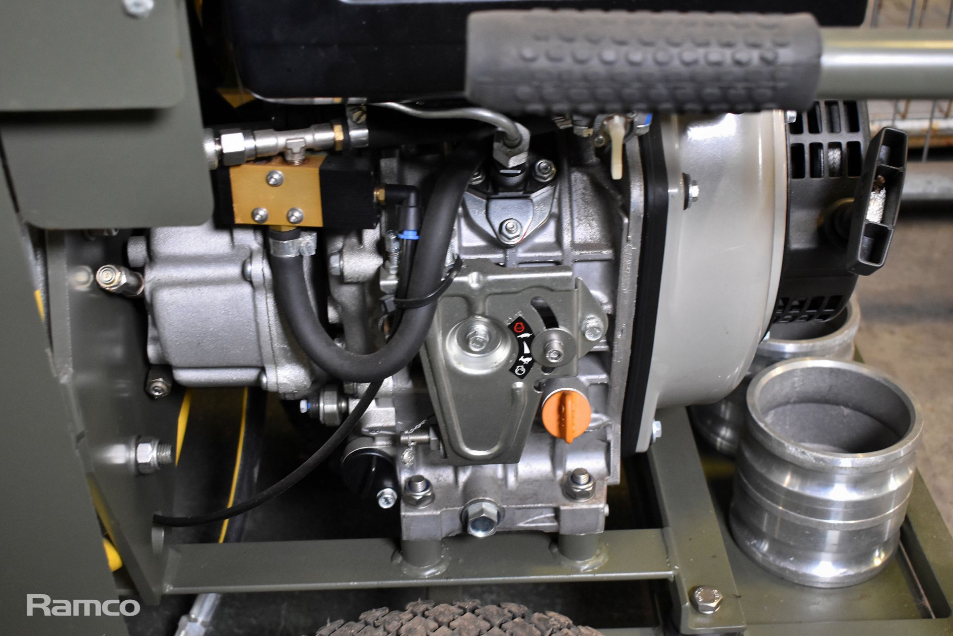 Factair Hydrovane HV04 Diesel Air Compressor - model 504C10-NSP1962 - Image 4 of 14