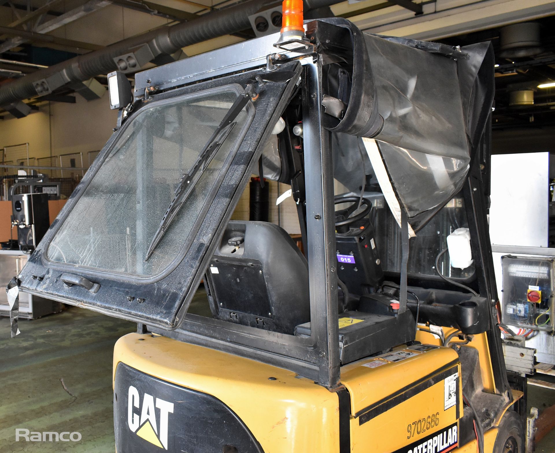 Caterpillar EP16K Forklift Serial No 06A00310 with Cascade fork set Serial No ALE 738377-1, 1900Kg - Image 12 of 31