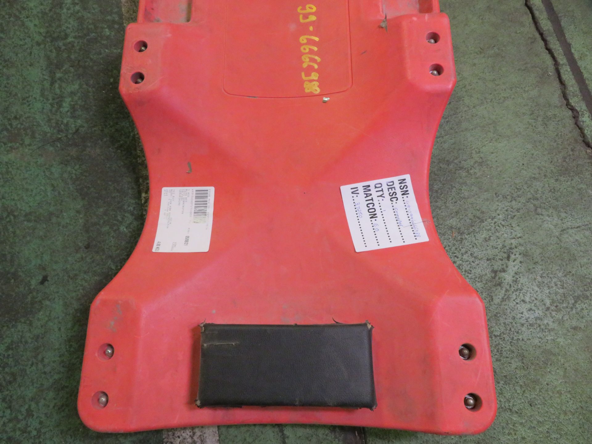 Red plastic mechanics 40 inch crawler board - Image 5 of 5