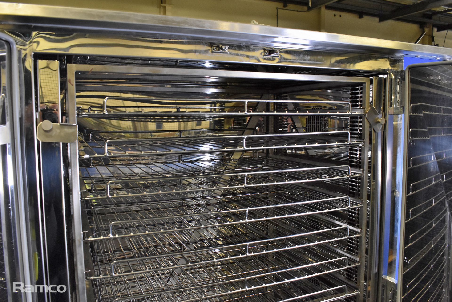 Moffat Mobile Banqueting trolley, double door, 15 sliding wire shelves, keeps food hot or cold - Image 5 of 6