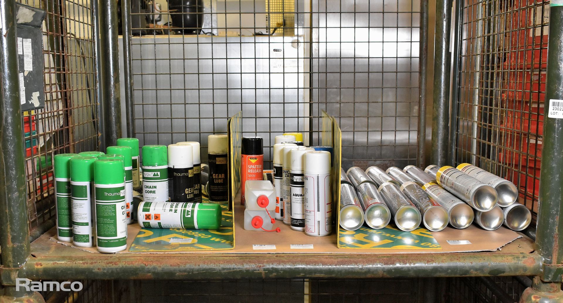 15x Spray Cans/Tins of line marking paint (10x white / 5x yellow) 750ml each