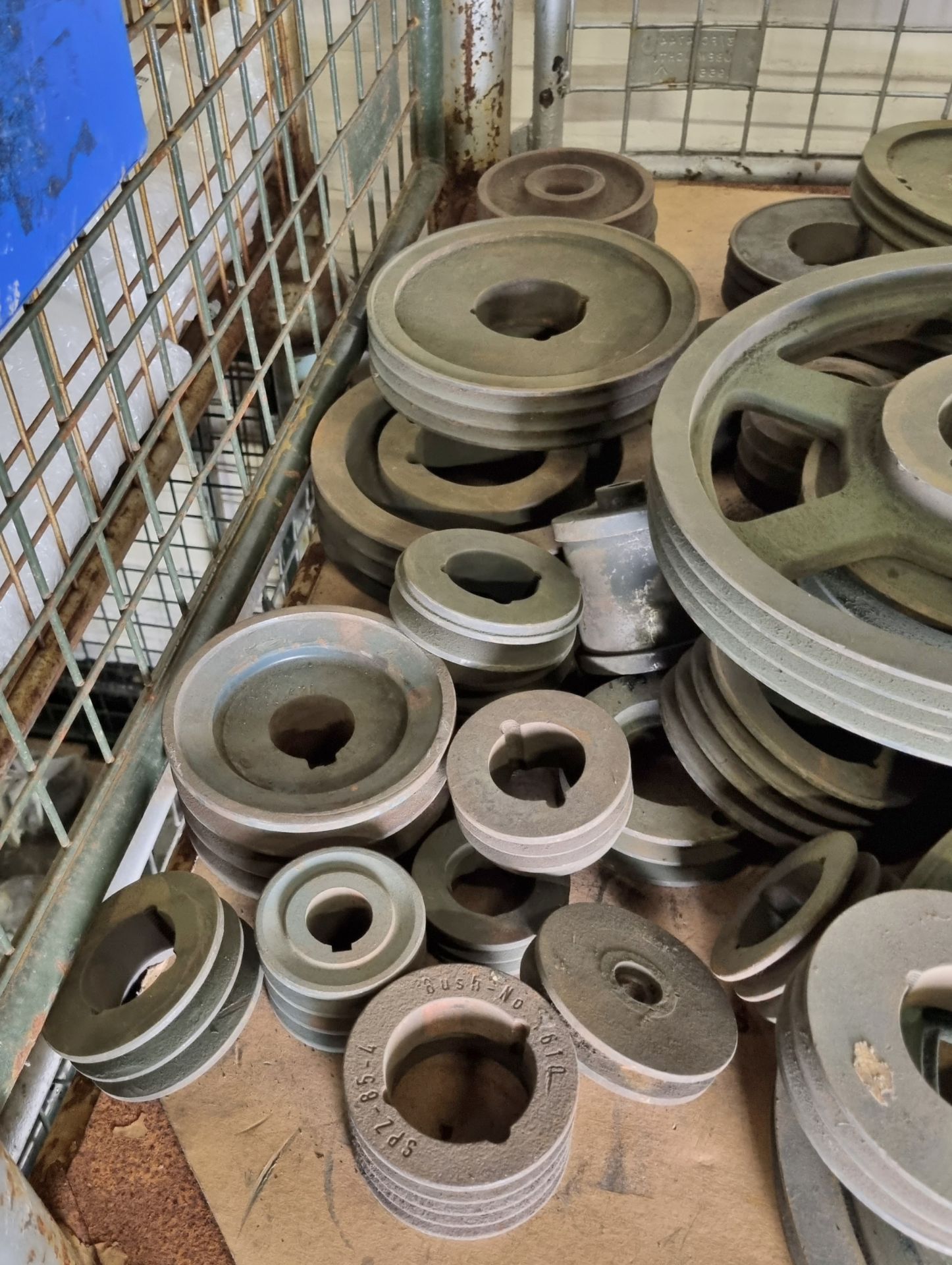 Steel belt pulley wheels - various amount, sizes and types - Image 4 of 4