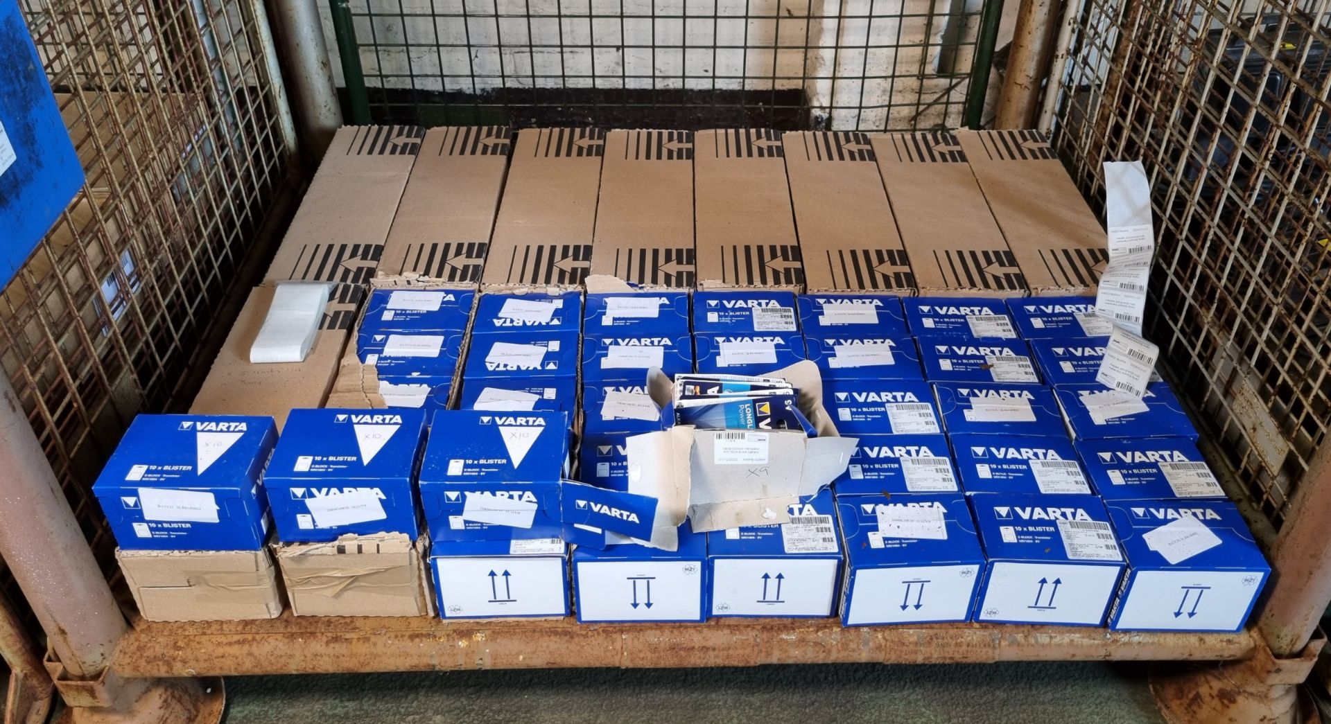 83x packs of individual Varta Eblock transistor MN1604-9 Volt batteries 10 in a pack