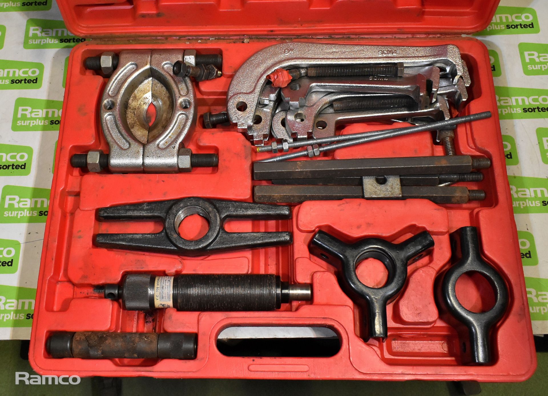 Bearing separator and puller set in hard carry case - Image 2 of 6