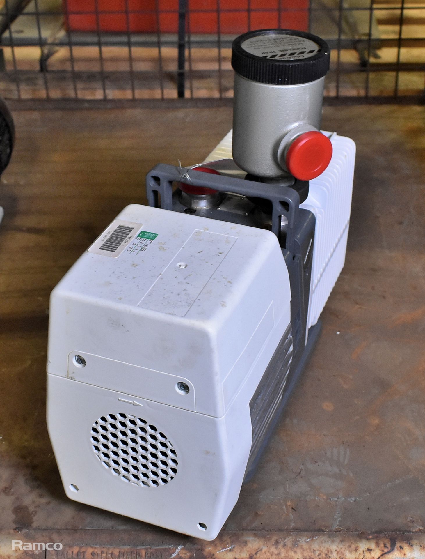 Edwards Pascal 2010 SD vacuum pump 115V - Image 3 of 4