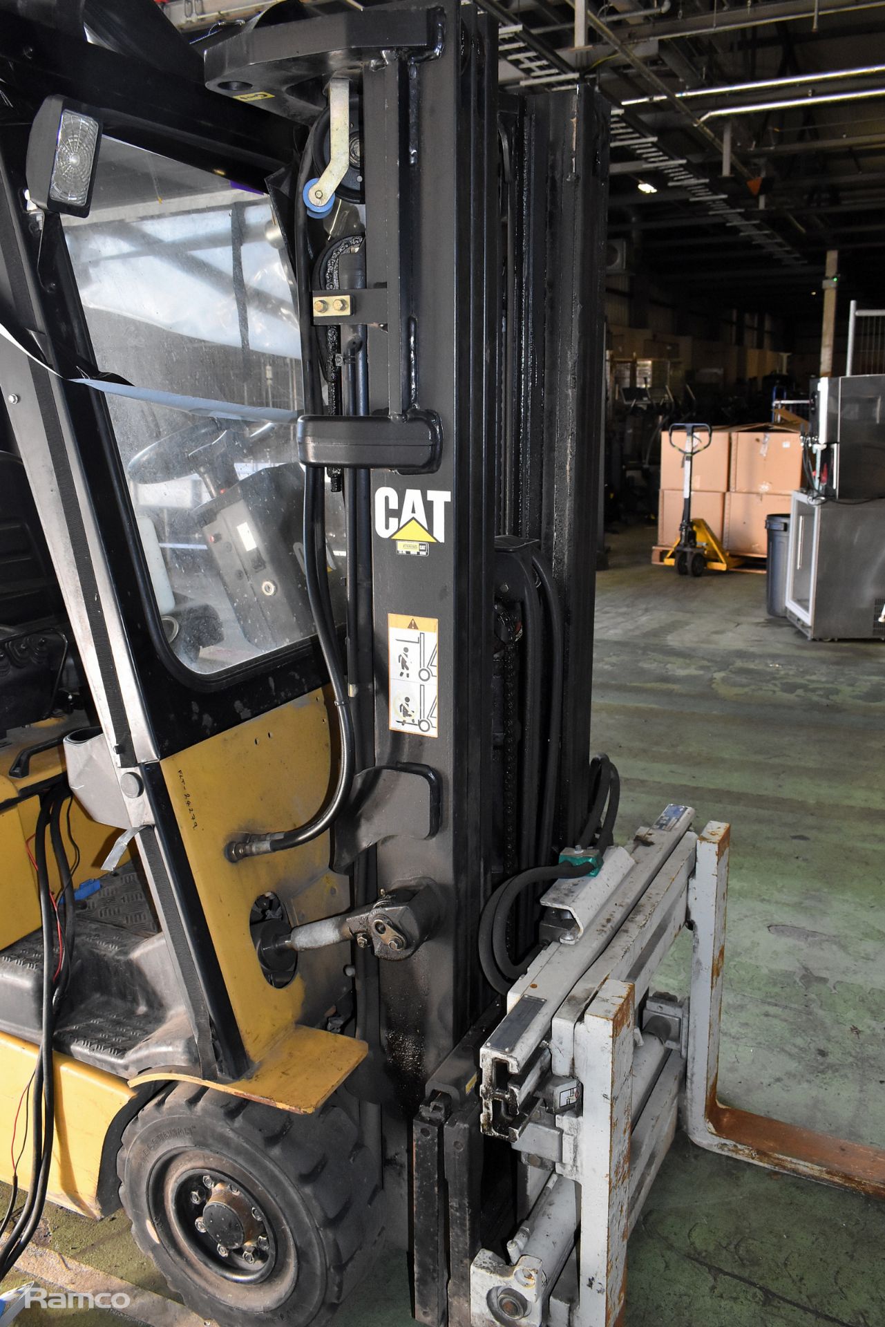 Caterpillar EP16K Forklift Serial No 06A00310 with Cascade fork set Serial No ALE 738377-1, 1900Kg - Image 19 of 31