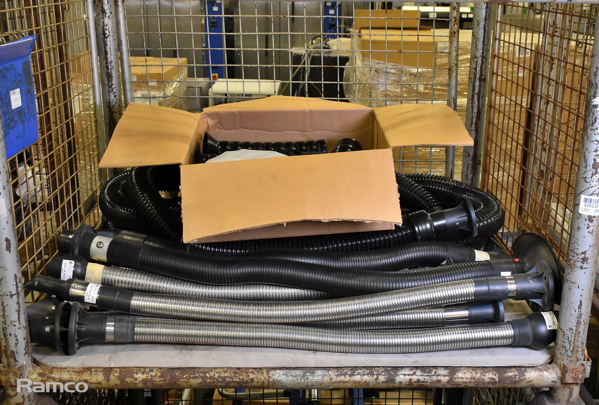 Multiple types of fume extractor hoses