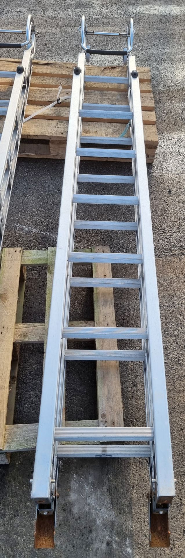 AS Fire & Rescue 14 rung roof ladder