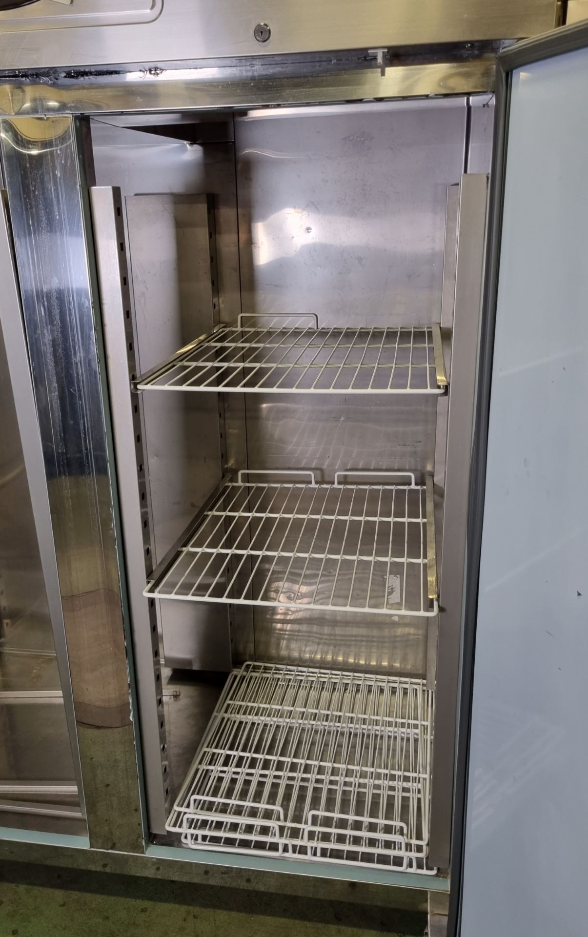 Interlevin RF1420 upright double door freezer - Image 5 of 7