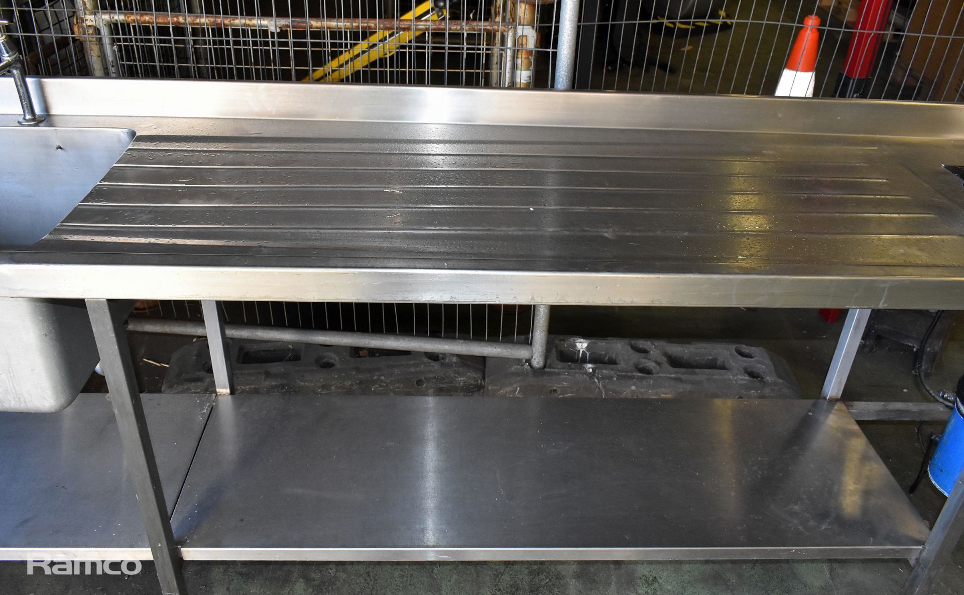 Stainless steel double sink unit with waste disposal - 310x80x100cm - Image 4 of 8