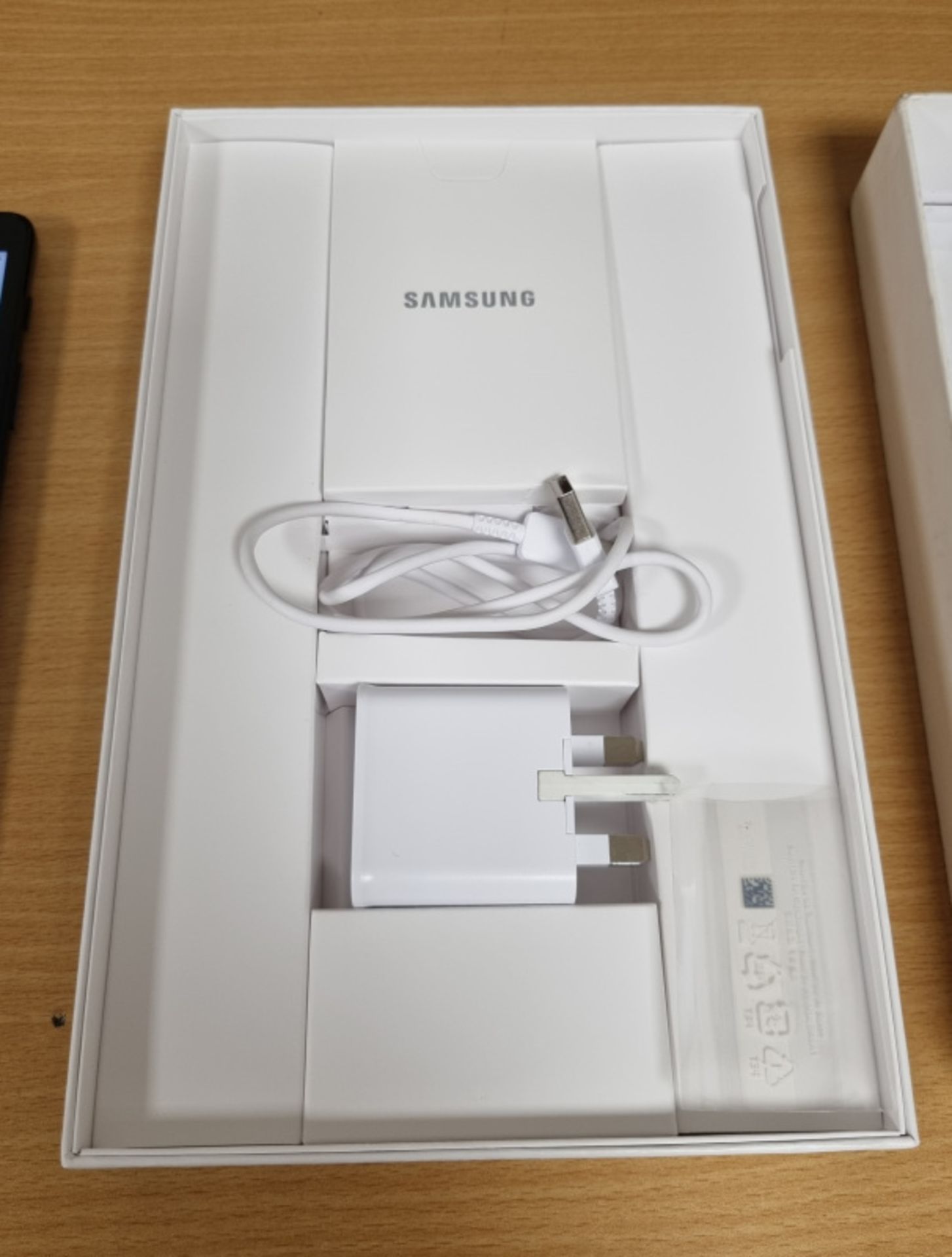 Samsung Galaxy Tab A SM-T510 - 10.1 inchTablet - Wifi - 32GB - 2GB RAM - 8MP AF & 5MP Black - Image 7 of 8