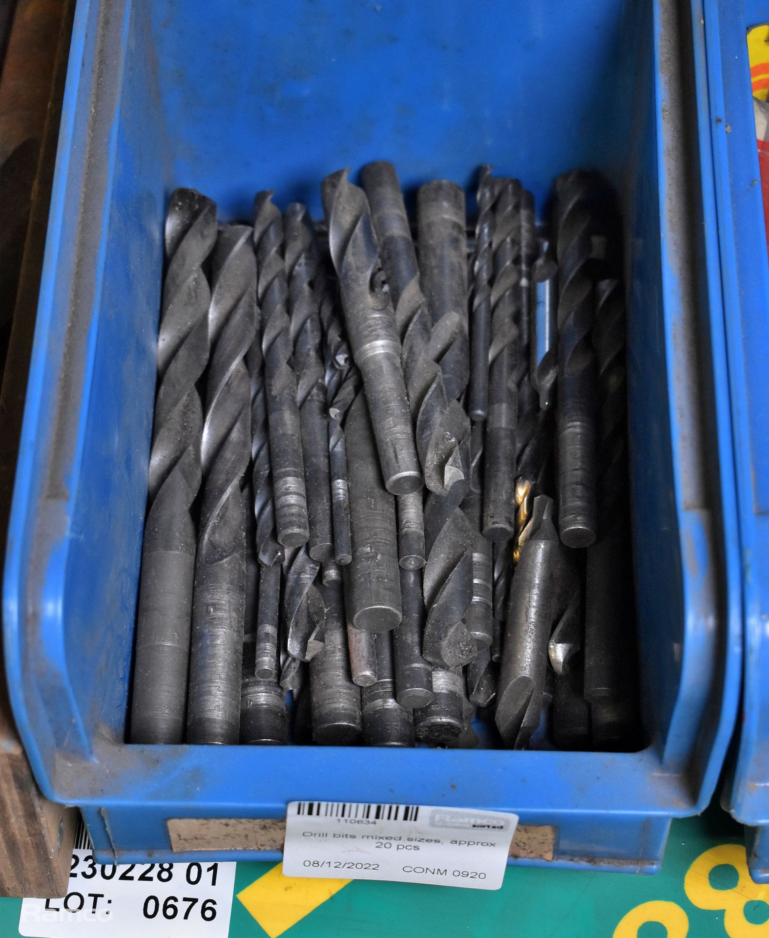 Drill bits of mixed sizes, chuck and pneumatic drill, Drill bits mixed sizes, approx 20 pcs - Image 4 of 6