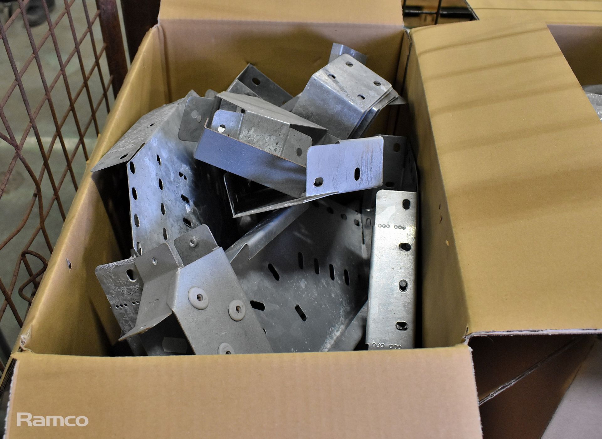 Cable trays and runners, various types - Image 2 of 5