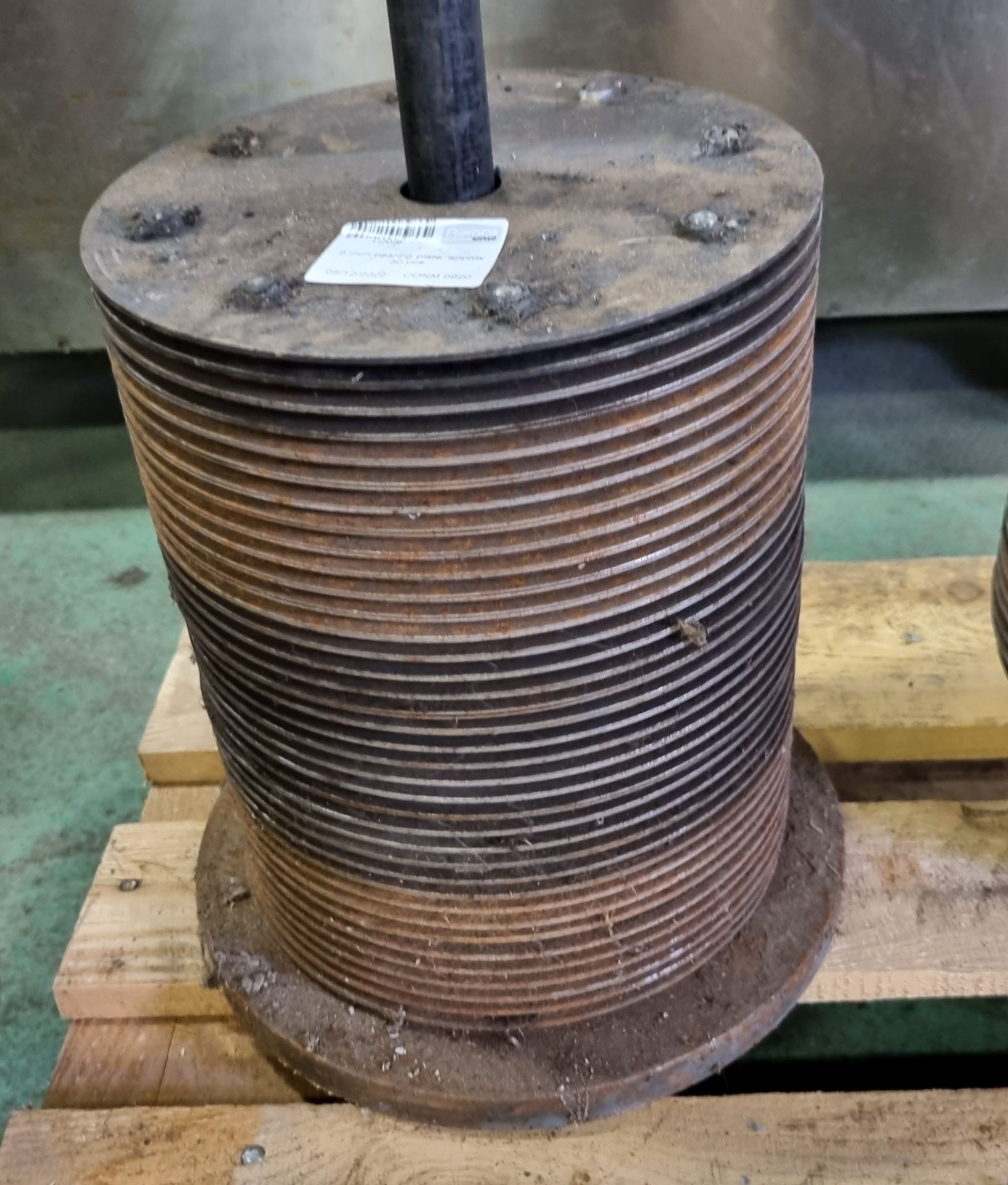 9 inch bearing plate, approx 30 pcs - Image 2 of 3