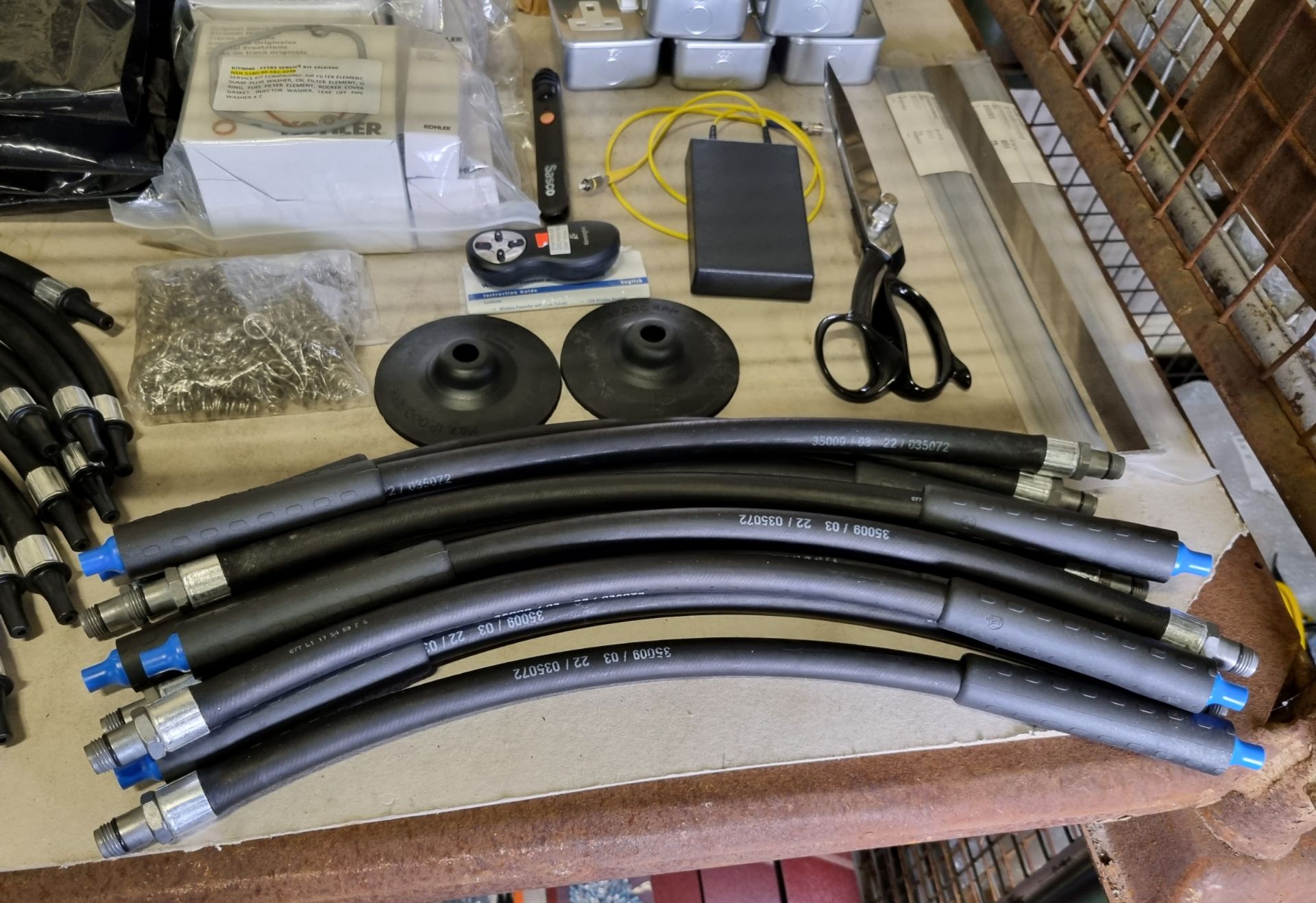 Workshop equipment - rubber hoses, Kohler F2183 service kits, M20x60 bolts, planer knives, couplings - Image 2 of 7
