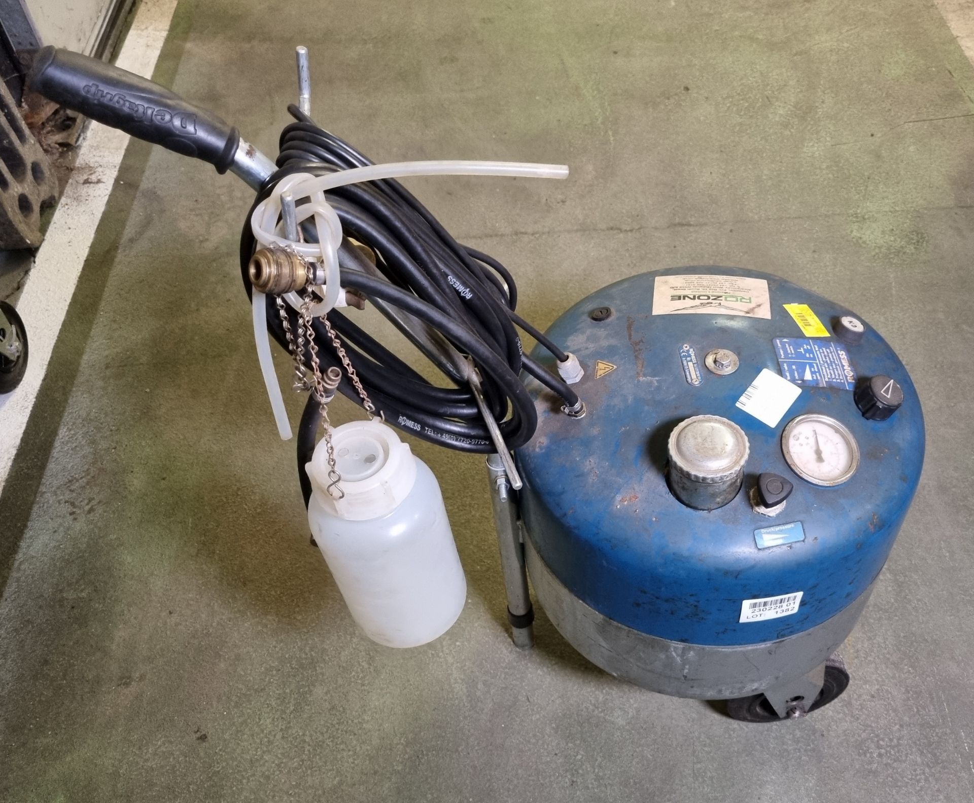 Rozone Sustainable Solutions Romess mobile brake bleeder - Image 2 of 5