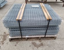 Approximately 188x Steel wire mesh assemblies - L 117 x W 51cm