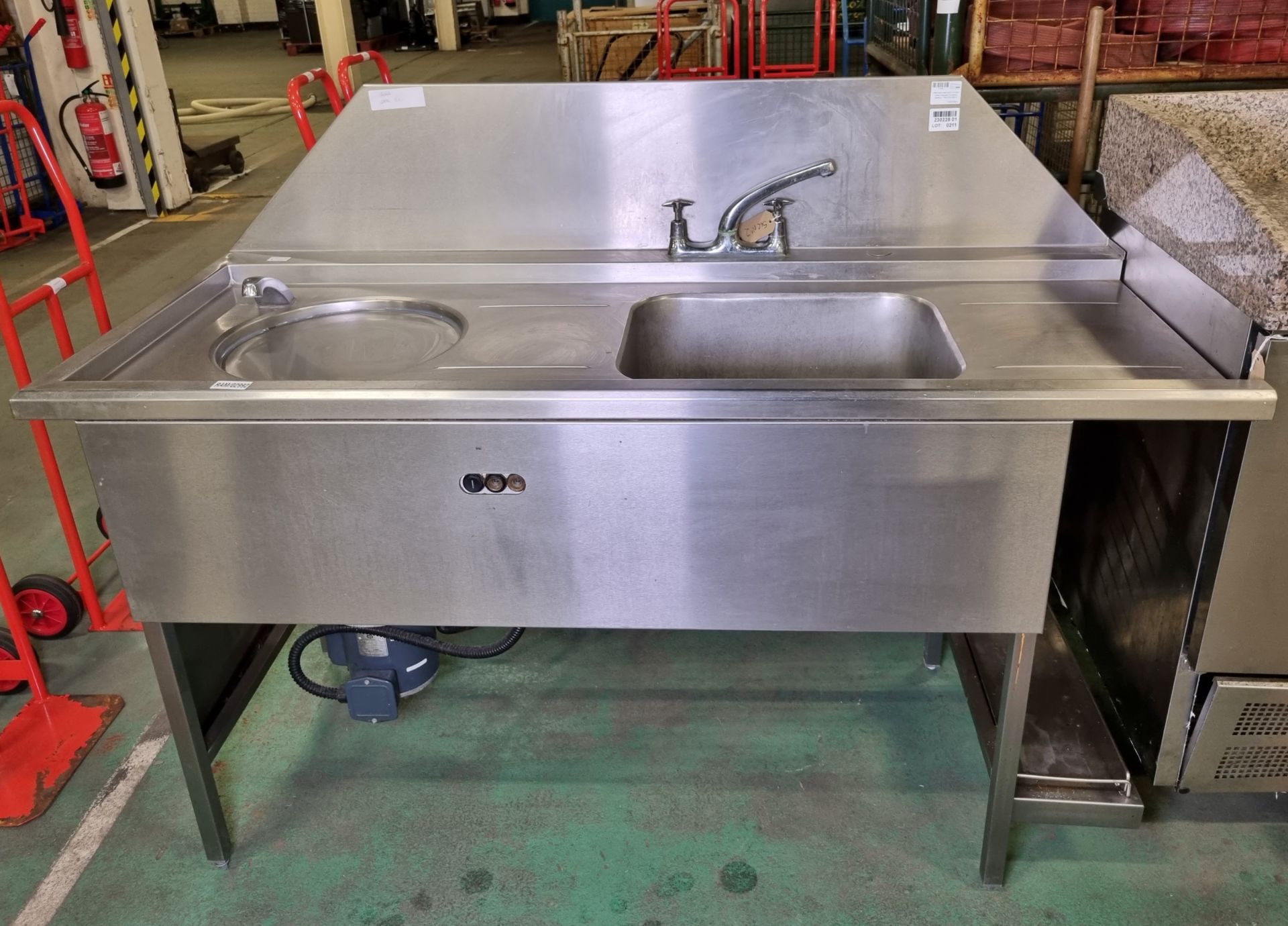 Stainless steel sink unit with waste disposal (currently sealed) - 165 x 70 x 120cm
