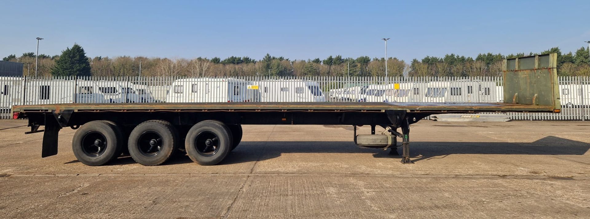 40 Foot flat bed trailer with headboard & 12V sockets - unknown year as no plate on trailer - Image 4 of 19