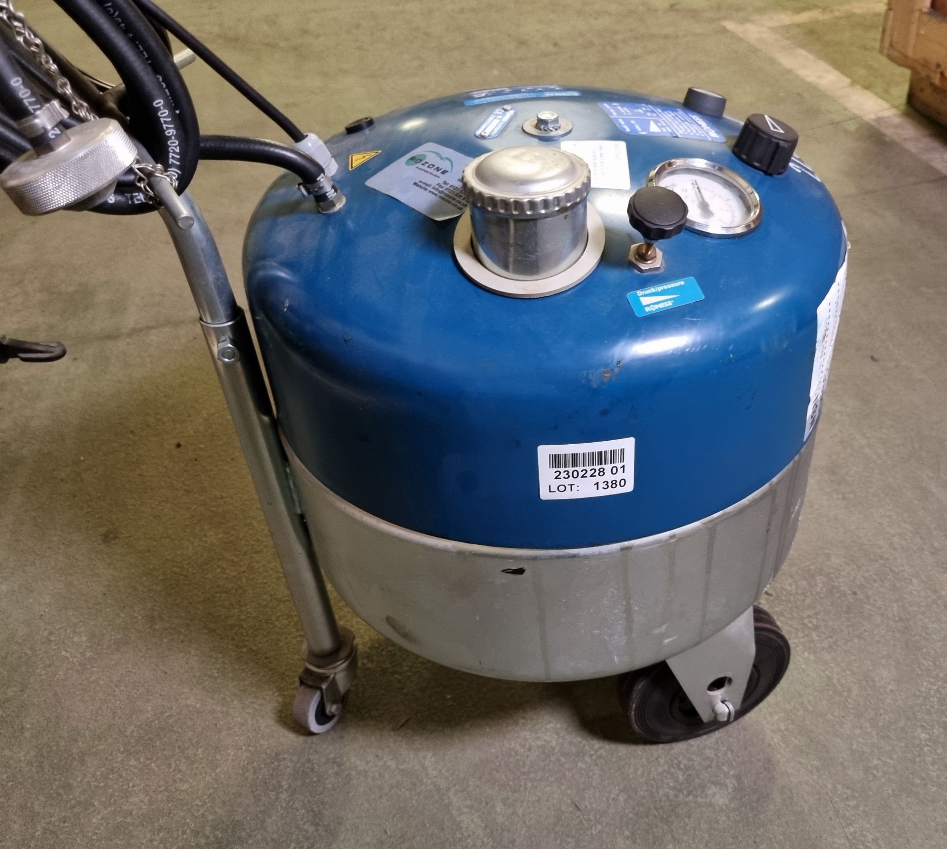 Rozone Sustainable Solutions Romess mobile brake bleeder - Image 3 of 4