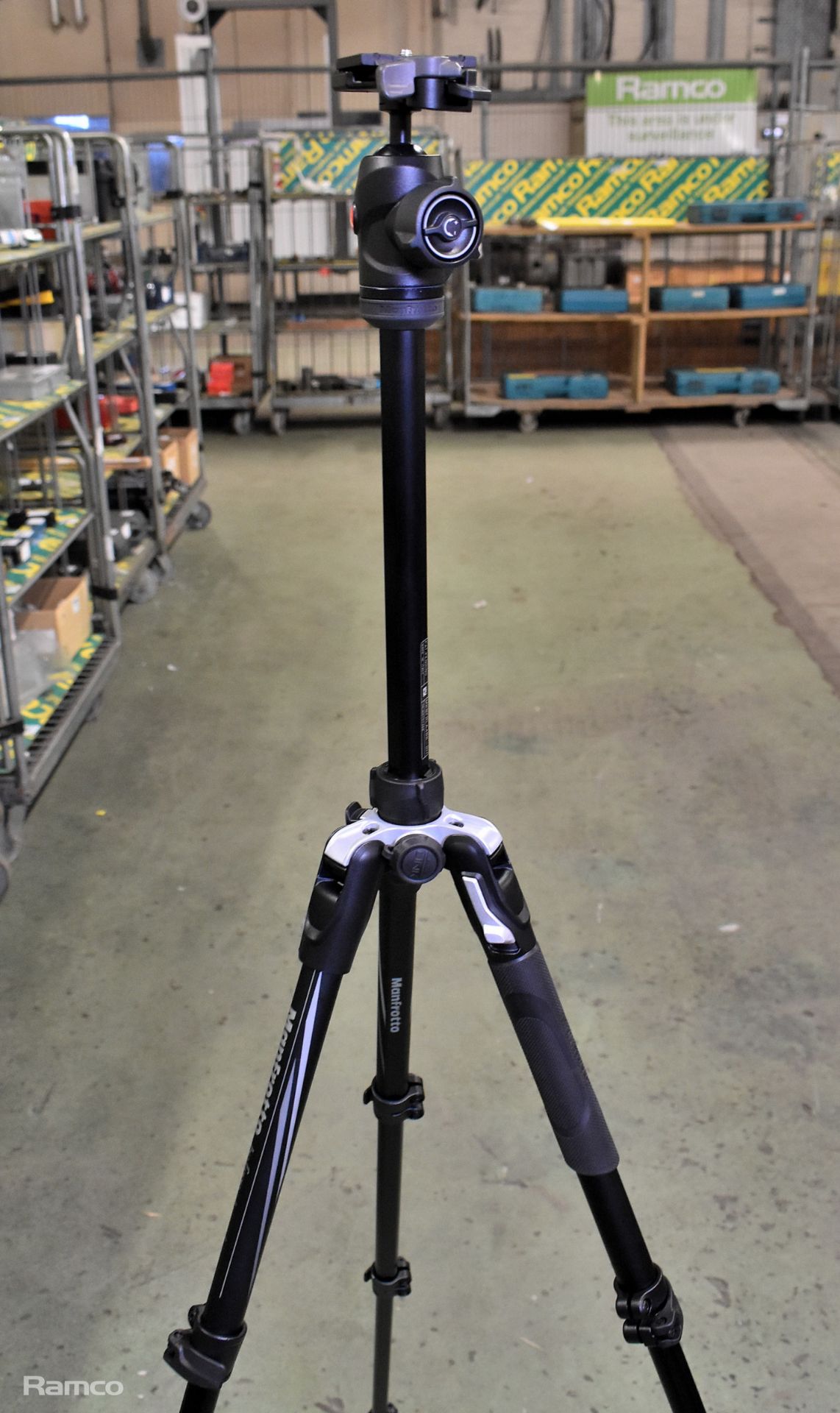 Manfrotto Befree Advanced ball head tripod with telescopic legs in carry bag - Image 3 of 6