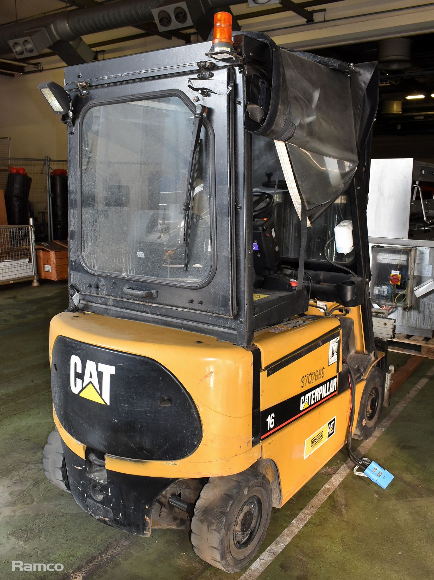 Caterpillar EP16K Forklift Serial No 06A00310 with Cascade fork set Serial No ALE 738377-1, 1900Kg - Image 10 of 31