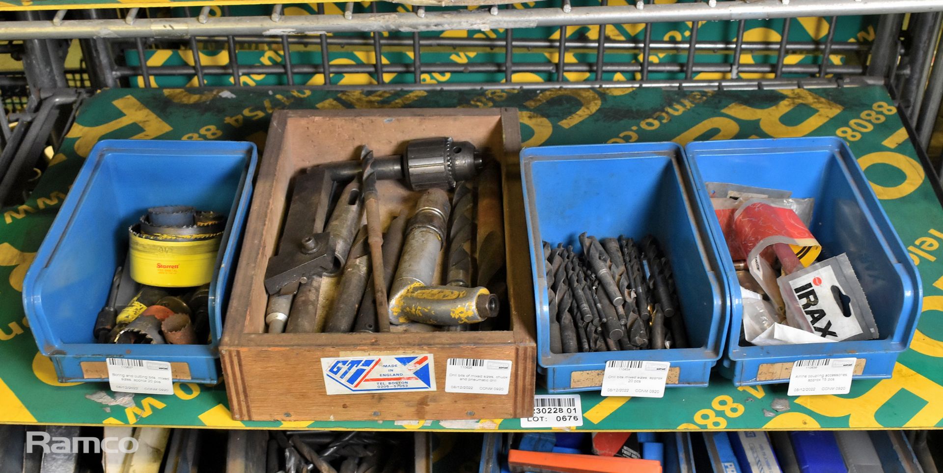 Drill bits of mixed sizes, chuck and pneumatic drill, Drill bits mixed sizes, approx 20 pcs