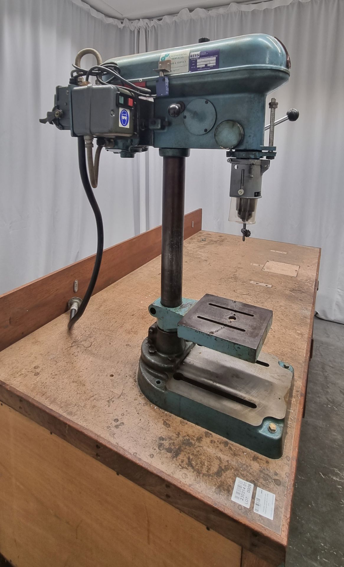 Wooden workbench with Meddings 9373/LT/III pillar drill - Image 8 of 21