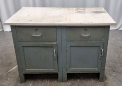 Wooden workbench with 2 drawers and 2 lockable cabinet doors