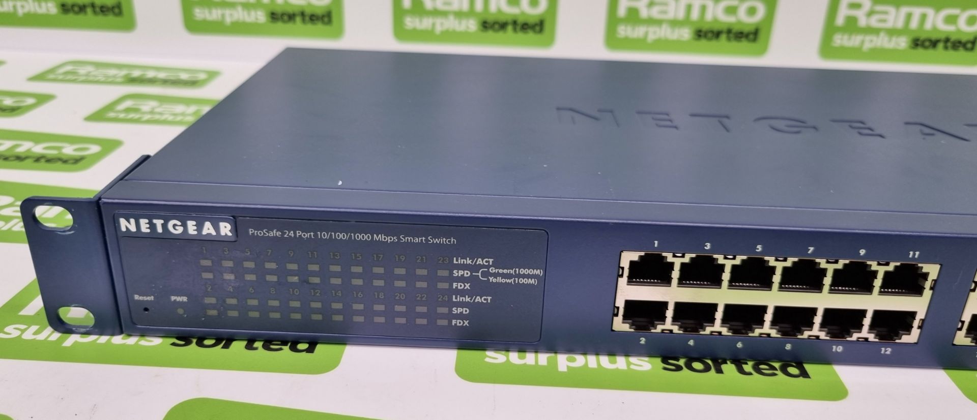 Netgear GS742T 24 port gigabit network switch (rack mountable) - Image 5 of 9