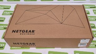 Netgear GS742T 24 port gigabit network switch (rack mountable)