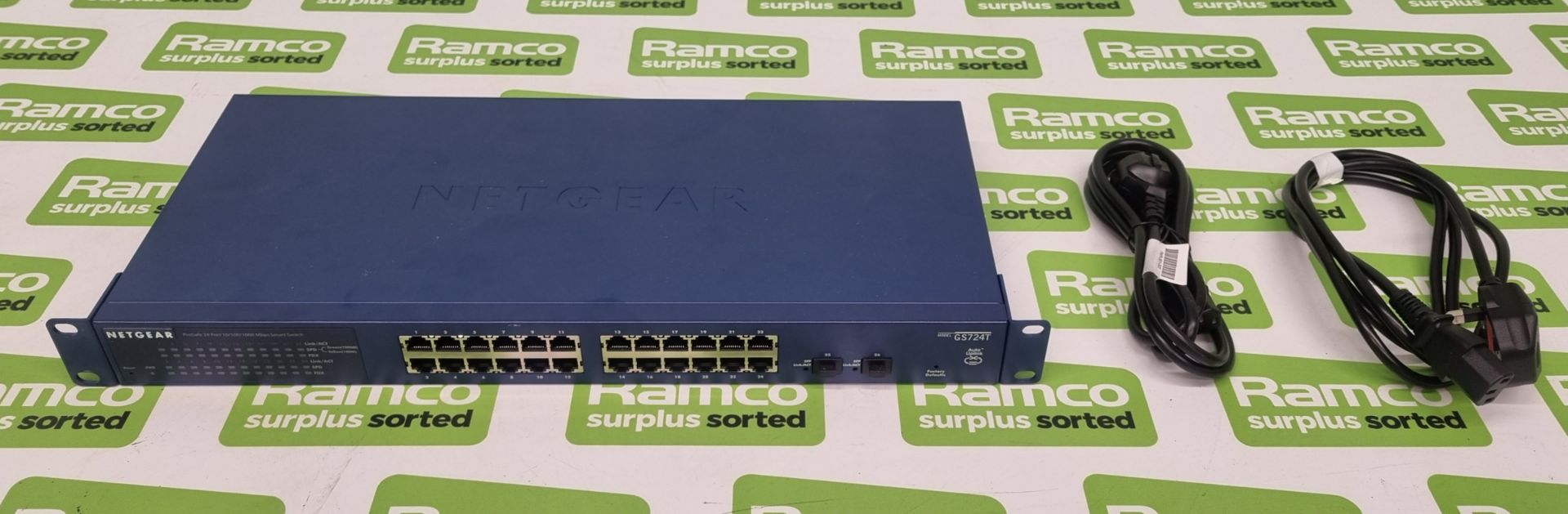 Netgear GS742T 24 port gigabit network switch (rack mountable) - Image 2 of 11