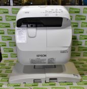 Epson EB-570 projector