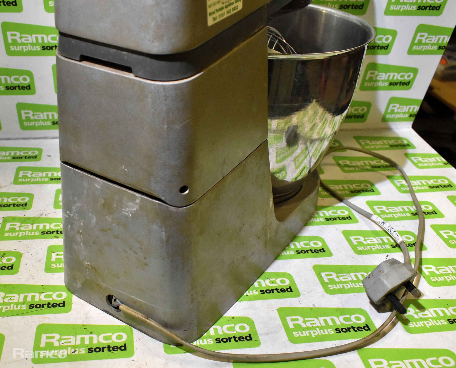 Kenwood Major Classic KM800 mixer with bowl and attachments - SPARES OR REPAIRS - Image 6 of 6