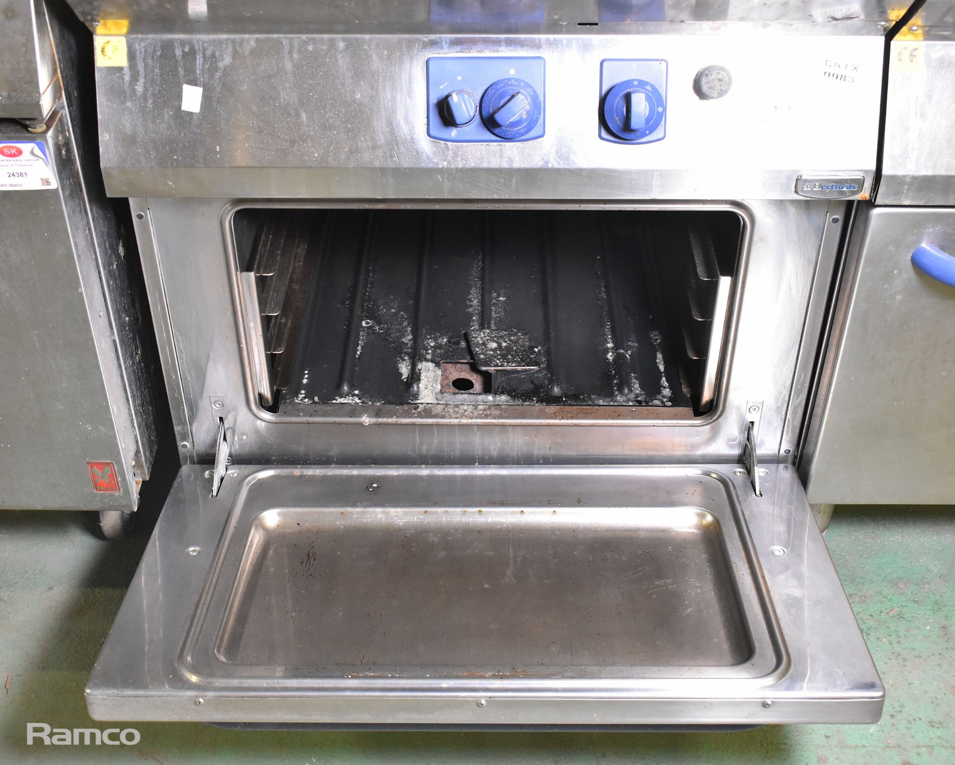 Electrolux solid top gas oven - 800mm W - Image 4 of 5