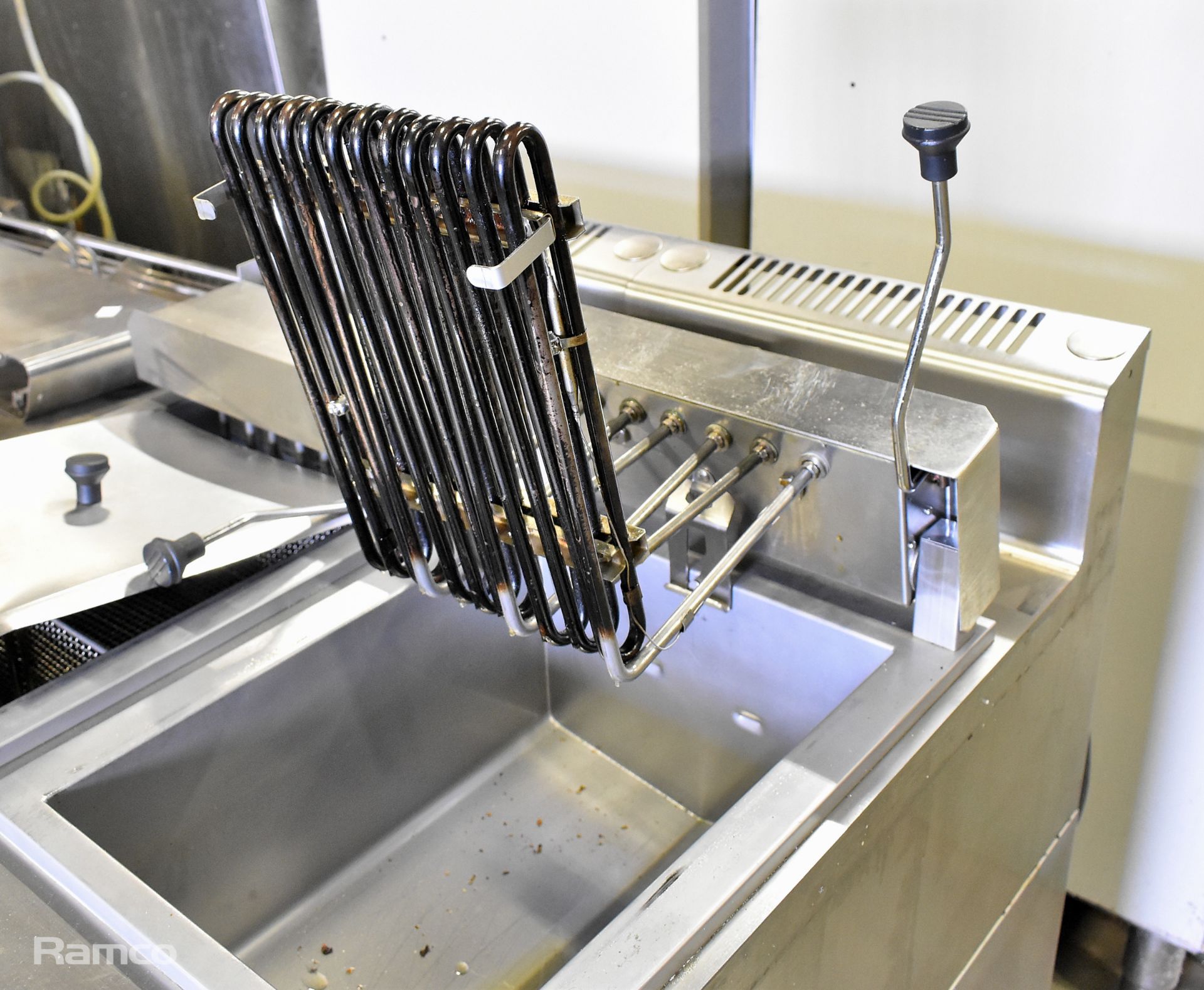 Garland G-B906.FR15.E4 stainless steel electric twin tank fryer - 800mm W - Bild 8 aus 9