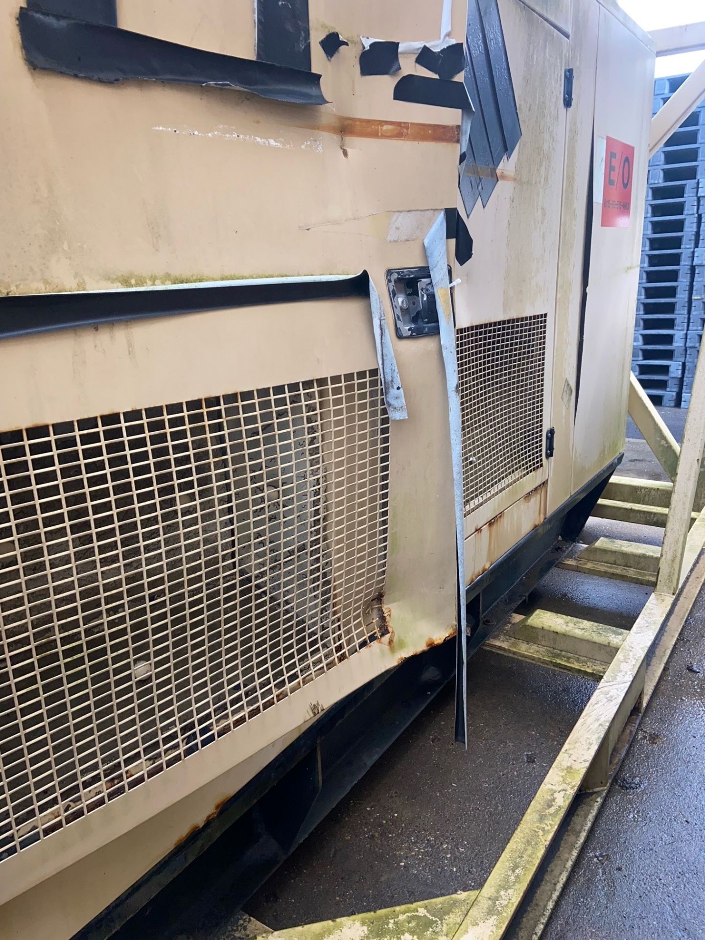 Caterpillar 320KVA 256kW Generator 445Amps per phase at 415v - 50Hz - 1500RPM - see description - Image 15 of 17